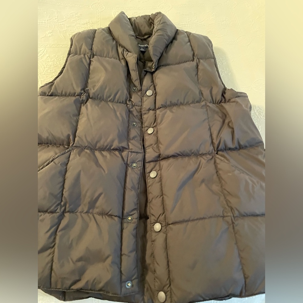 Boys Lands’ End snap goose down filled vest